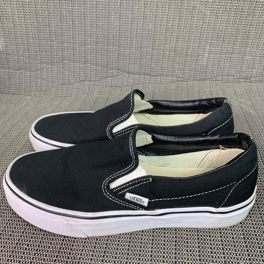 Vans Classic Slip-on Unisex Mens Size 7.5 Womans size 9 Black Canvas Sneakers